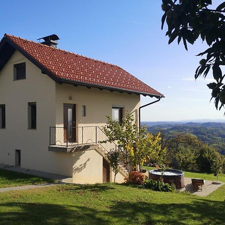 Apartma Hisa Na Ravnah With Hot Tub Pisece Exterior photo