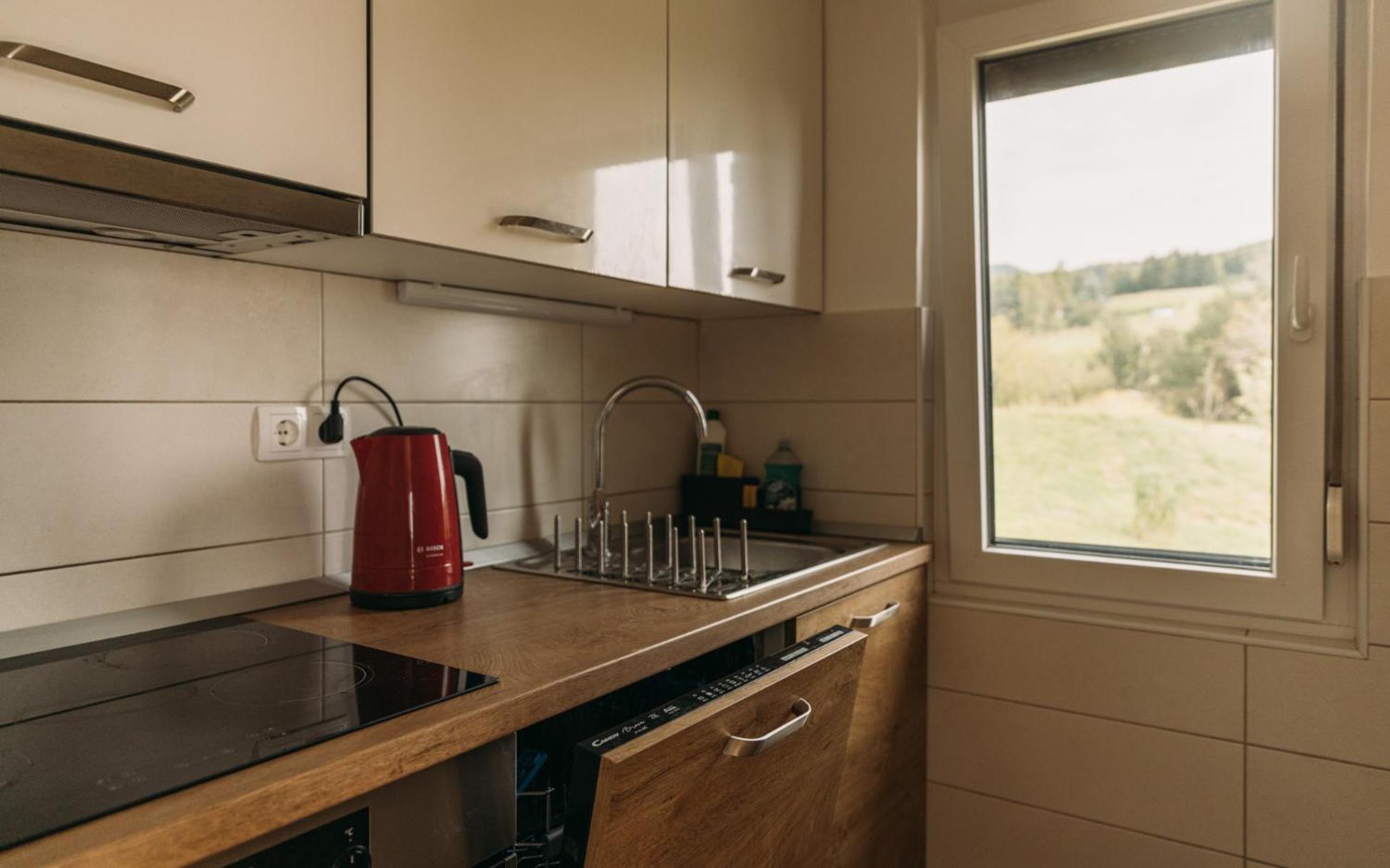 Apartma Hisa Na Ravnah With Hot Tub Pisece Exterior photo